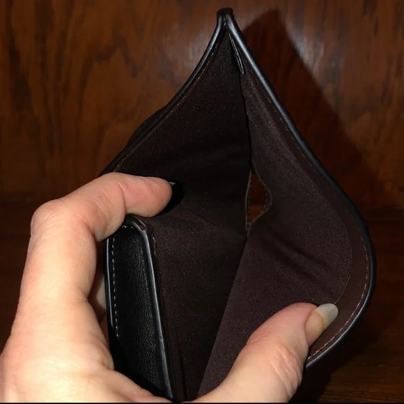 NWT-Coach-Medium Corner Zip Wallet-Floral Print/Roses🌹Black & Wine-$218 - Picture 7 of 11